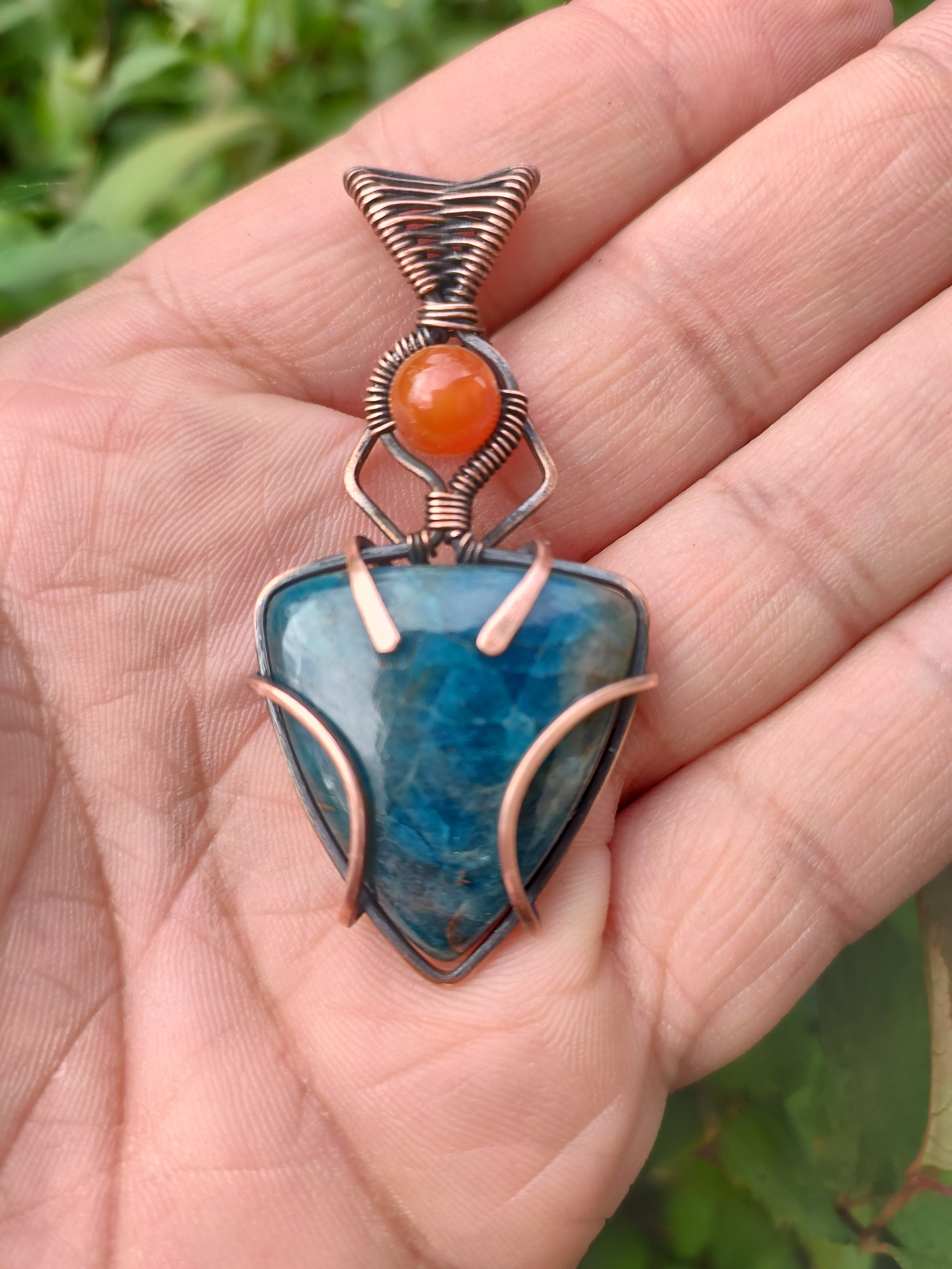 Pendentif apatite triangle et cornaline