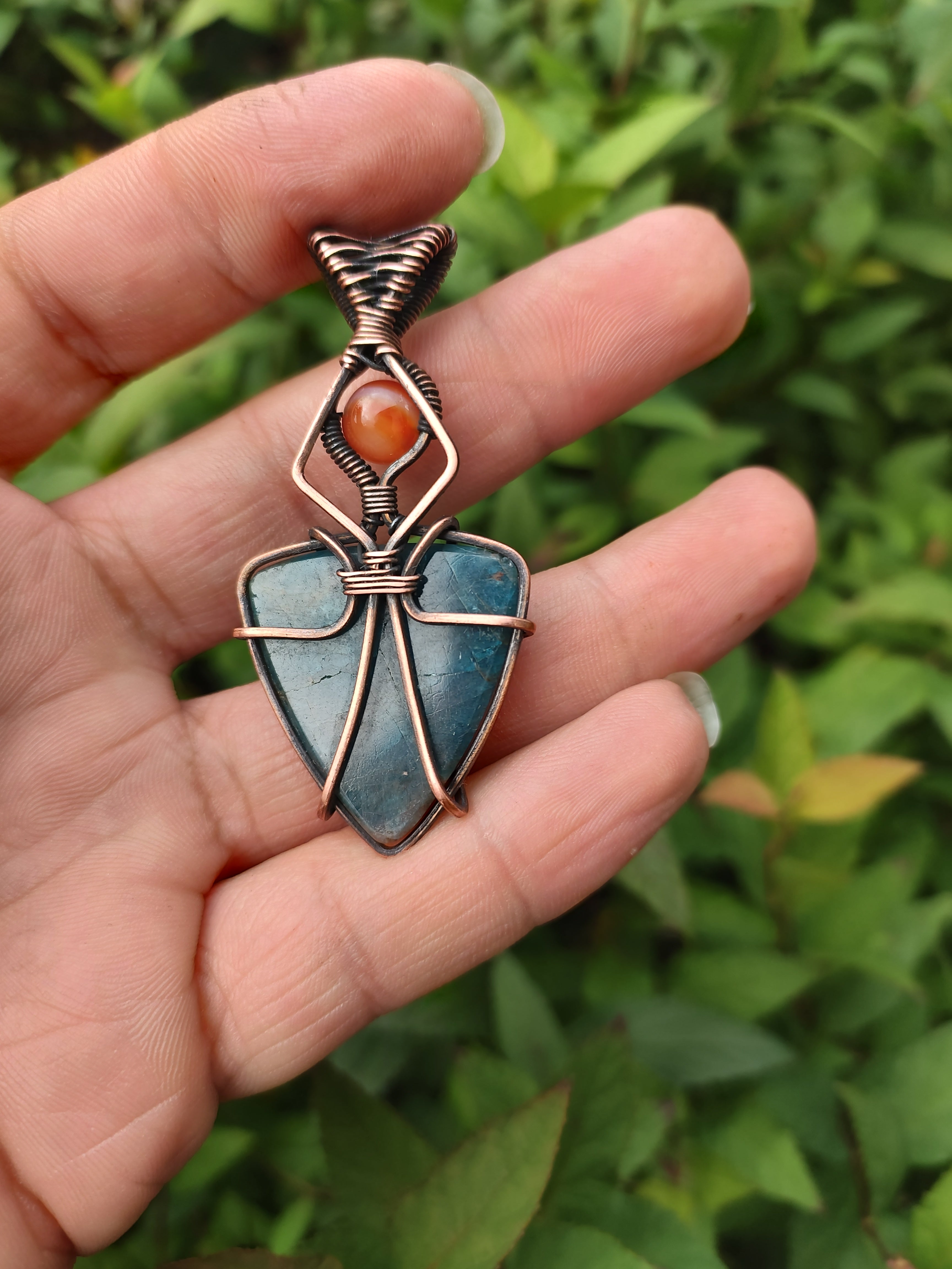 Pendentif apatite triangle et cornaline