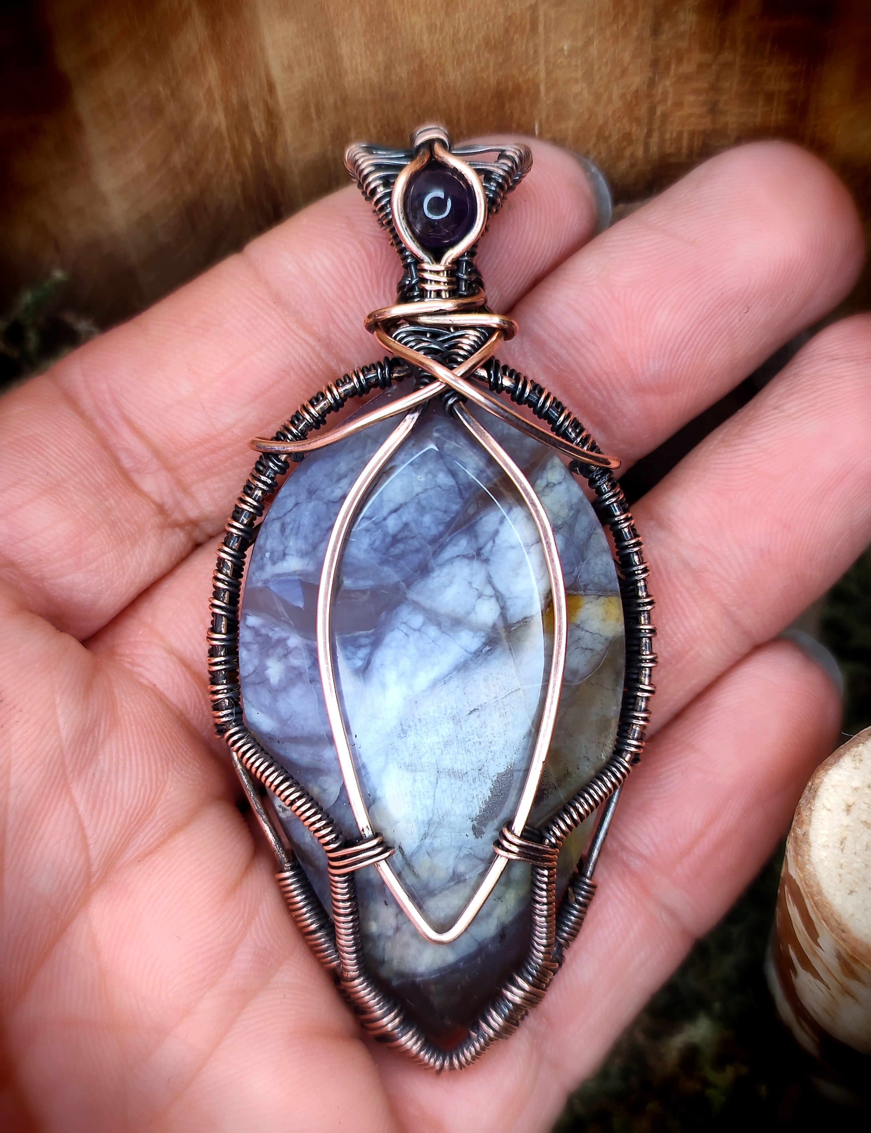 Pendentif "Feuille de Chalcédoine violette"